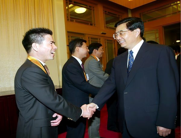 中共中央原總書記、中華人民共和國原主席、中央軍事委員會原主席胡錦濤接見蔣錫培